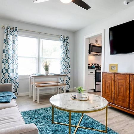 2Br 1Ba Duplex House King Beds Great For Small Groups Close To All Uptown Charlotte Attractions Eksteriør billede