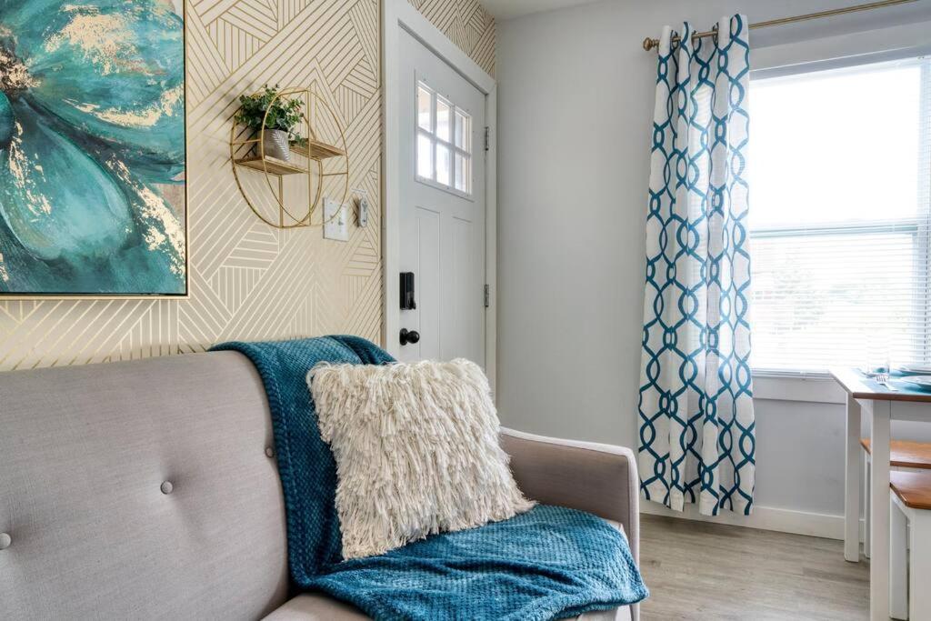 2Br 1Ba Duplex House King Beds Great For Small Groups Close To All Uptown Charlotte Attractions Eksteriør billede