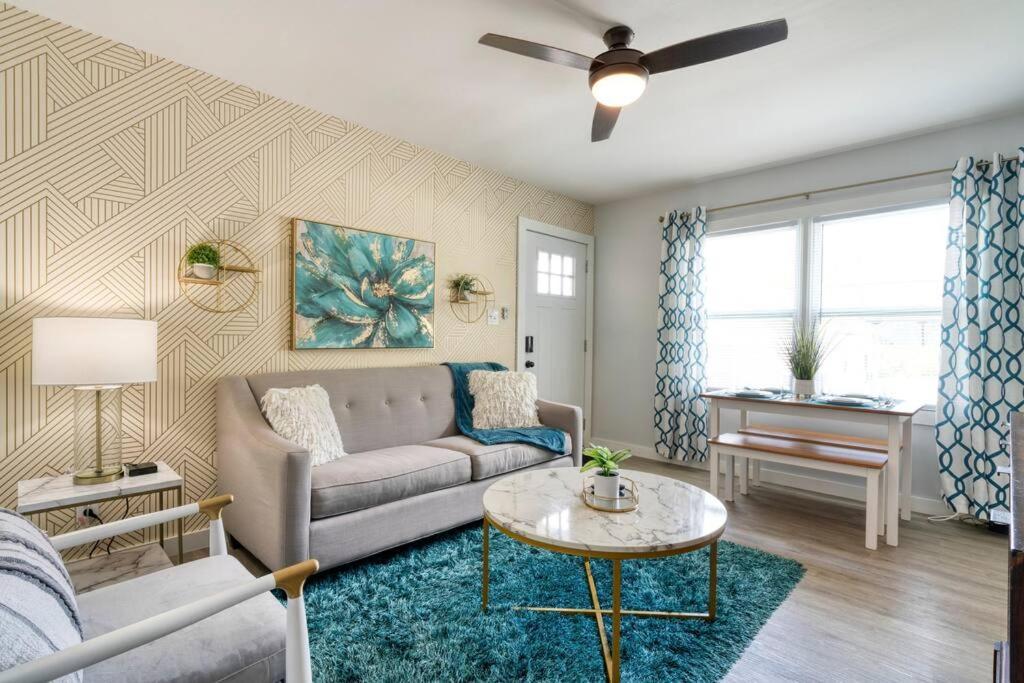 2Br 1Ba Duplex House King Beds Great For Small Groups Close To All Uptown Charlotte Attractions Eksteriør billede